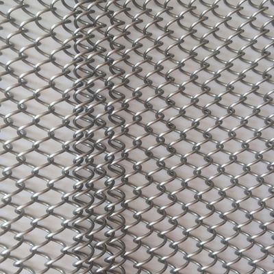 Le tende a bobina metallica sono la soluzione perfetta per spazi residenziali e commerciali