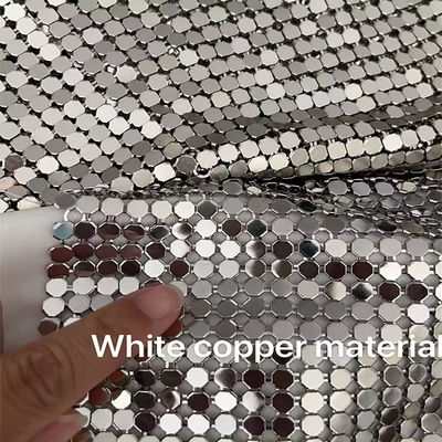 Fabbricazione a base di leghe di alluminio Shimmer Metallic Sequin Chain Link For Curtain Metal Mesh Fabric