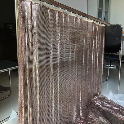 Fabbricazione a base di leghe di alluminio Shimmer Metallic Sequin Chain Link For Curtain Metal Mesh Fabric