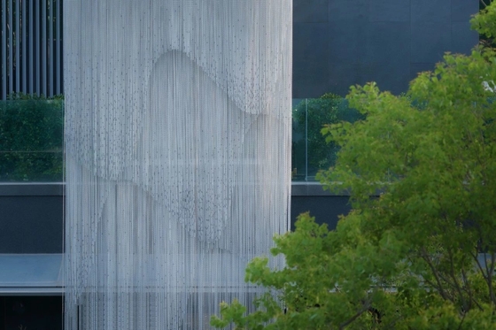 Zanzariera a Catena in Alluminio: La Soluzione Definitiva per una Casa Confortevole e Senza Insetti