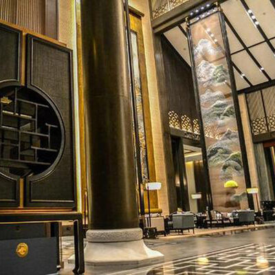 Buona flessibilità rete architettonica in acciaio inossidabile con diametro cavo di 2,5 mm X 4 e superficie placcata bronzo antico per facciate di edifici